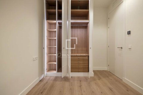 Apartamento de 3 dormitorios en venta en Barcelona, Cataluña, Spain № 4032 - foto 23