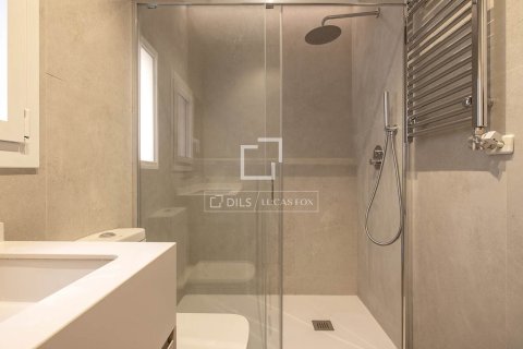 Apartamento de 3 dormitorios en venta en Barcelona, Cataluña, Spain № 4032 - foto 26