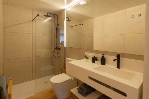 Apartamento de 2 dormitorios en venta en Porta Barcelona II Sant Martí, Barcelona, Cataluña, Spain № 3693 - foto 5