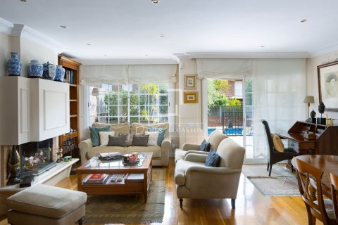 5 bedrooms villa for sale in Premia De Mar, Barcelona, Catalonia, Spain № 4464 - photo 8