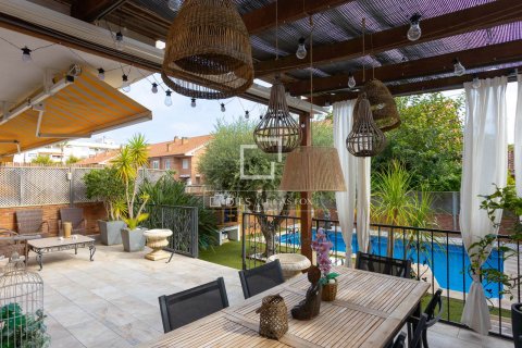 5 bedrooms villa for sale in Premia De Mar, Barcelona, Catalonia, Spain № 4464 - photo 4
