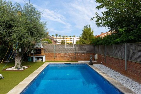 5 bedrooms villa for sale in Premia De Mar, Barcelona, Catalonia, Spain № 4464 - photo 3