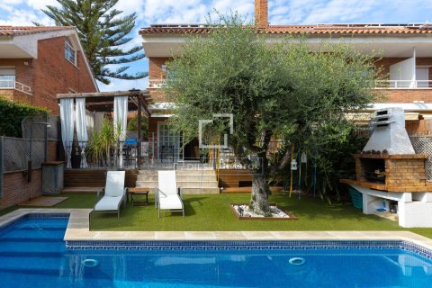 5 bedrooms villa for sale in Premia De Mar, Barcelona, Catalonia, Spain № 4464 - photo 2