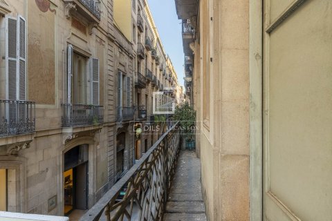Apartamento de 5 dormitorios en venta en Barcelona, Cataluña, Spain № 4127 - foto 5