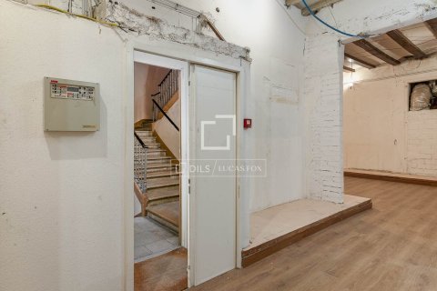 Apartamento de 5 dormitorios en venta en Barcelona, Cataluña, Spain № 4127 - foto 12