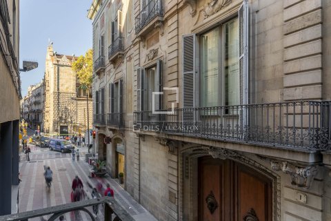 Apartamento de 5 dormitorios en venta en Barcelona, Cataluña, Spain № 4127 - foto 30