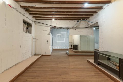 Apartamento de 5 dormitorios en venta en Barcelona, Cataluña, Spain № 4127 - foto 20