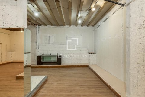 Apartamento de 5 dormitorios en venta en Barcelona, Cataluña, Spain № 4127 - foto 13
