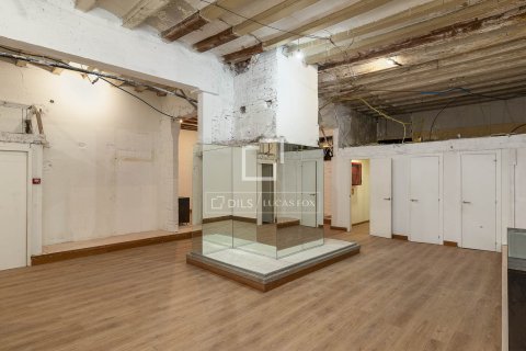 Apartamento de 5 dormitorios en venta en Barcelona, Cataluña, Spain № 4127 - foto 15