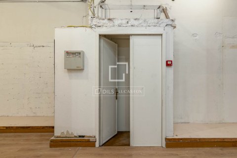 Apartamento de 5 dormitorios en venta en Barcelona, Cataluña, Spain № 4127 - foto 11