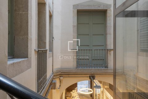Apartamento de 5 dormitorios en venta en Barcelona, Cataluña, Spain № 4127 - foto 4