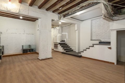 Apartamento de 5 dormitorios en venta en Barcelona, Cataluña, Spain № 4127 - foto 28