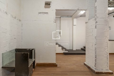 Apartamento de 5 dormitorios en venta en Barcelona, Cataluña, Spain № 4127 - foto 7