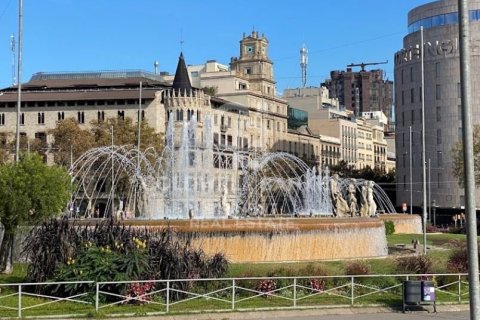 Propiedad comercial de 6189 m² en alquiler en Barcelona, Cataluña, Spain № 8013 - foto 3