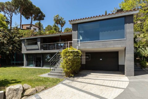 Villa de 3 dormitorios en venta en Premia De Dalt, Barcelona, Cataluña, Spain № 3809