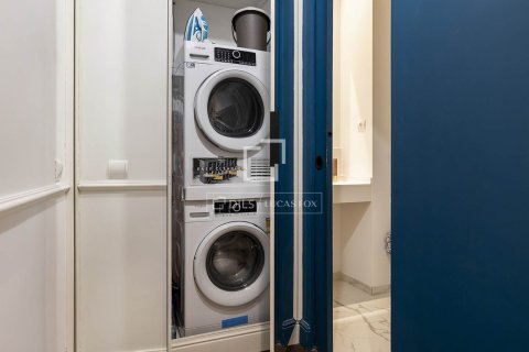 Apartamento de 3 dormitorios en venta en Barcelona, Cataluña, Spain № 3811 - foto 18