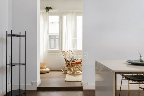 Apartamento de 3 dormitorios en venta en Barcelona, Cataluña, Spain № 3811 - foto 12