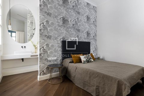 Apartamento de 3 dormitorios en venta en Barcelona, Cataluña, Spain № 3811 - foto 23