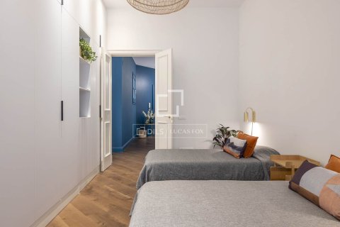 Apartamento de 3 dormitorios en venta en Barcelona, Cataluña, Spain № 3811 - foto 29