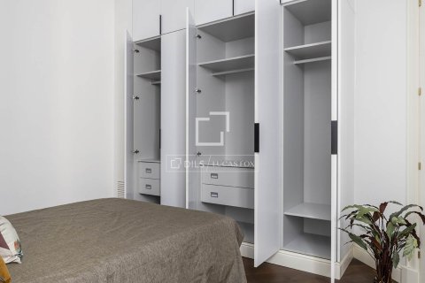 Apartamento de 3 dormitorios en venta en Barcelona, Cataluña, Spain № 3811 - foto 28