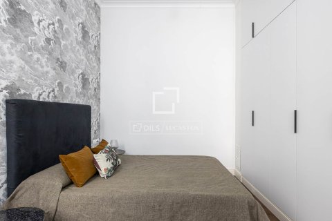 Apartamento de 3 dormitorios en venta en Barcelona, Cataluña, Spain № 3811 - foto 24