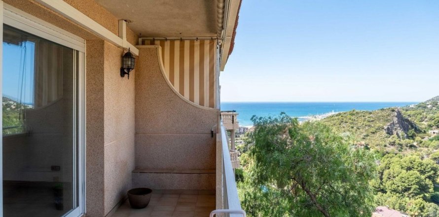 Casa adosada de 4 dormitorios en venta en Sitges, Barcelona, Cataluña, Spain № 7078
