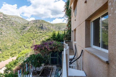 Casa adosada de 4 dormitorios en venta en Sitges, Barcelona, Cataluña, Spain № 7078 - foto 2