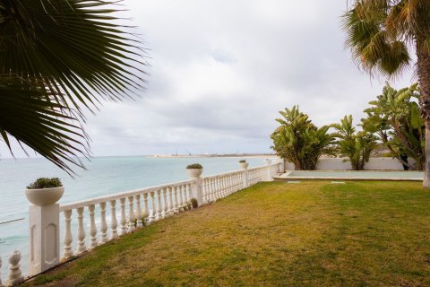 Сasa de 5 dormitorios en venta en Vilanova i la Geltrú, Barcelona, Cataluña, Spain № 7080 - foto 22
