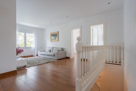 Сasa de 5 dormitorios en venta en Vilanova i la Geltrú, Barcelona, Cataluña, Spain № 7080 - foto 13