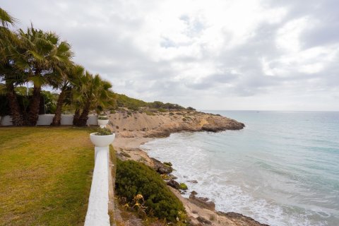 Сasa de 5 dormitorios en venta en Vilanova i la Geltrú, Barcelona, Cataluña, Spain № 7080 - foto 29