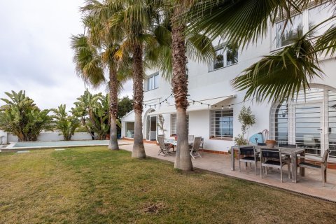 Сasa de 5 dormitorios en venta en Vilanova i la Geltrú, Barcelona, Cataluña, Spain № 7080 - foto 19