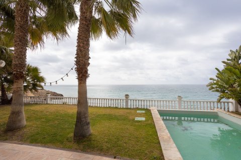 Сasa de 5 dormitorios en venta en Vilanova i la Geltrú, Barcelona, Cataluña, Spain № 7080 - foto 26