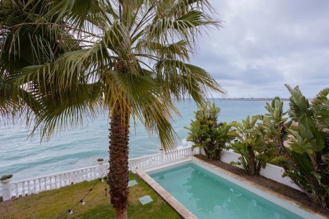Сasa de 5 dormitorios en venta en Vilanova i la Geltrú, Barcelona, Cataluña, Spain № 7080