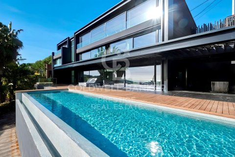 Villa de 7 dormitorios en venta en Barcelona, Cataluña, Spain № 5256