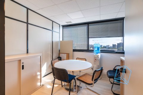 Estudio en venta en Sants-Montjuïc, Barcelona, Cataluña, Spain № 2186 - foto 22