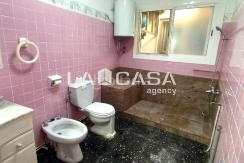 Casa adosada de 4 dormitorios en venta en Granollers, Barcelona, Cataluña, Spain № 2184 - foto 16
