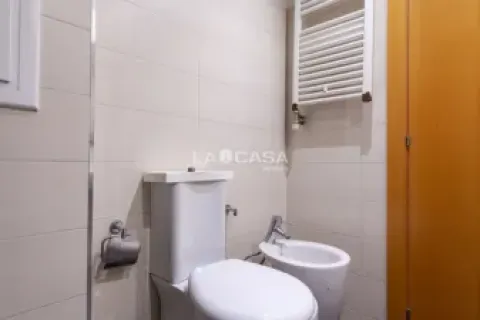 Apartamento de 4 dormitorios en venta en Castelldefels, Barcelona, Cataluña, Spain № 2189 - foto 23