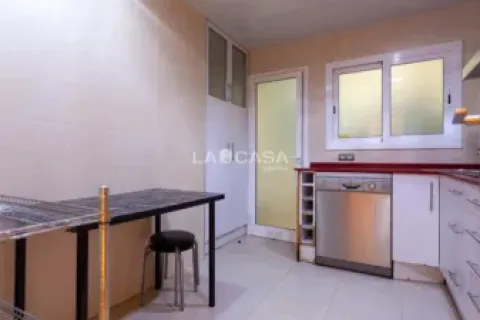 Apartamento de 4 dormitorios en venta en Castelldefels, Barcelona, Cataluña, Spain № 2189 - foto 22