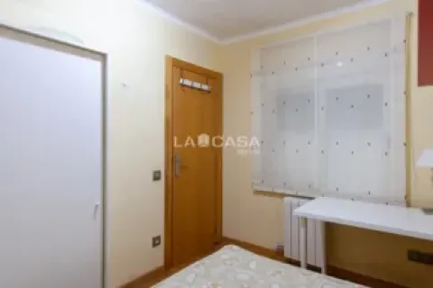 Apartamento de 4 dormitorios en venta en Castelldefels, Barcelona, Cataluña, Spain № 2189 - foto 19