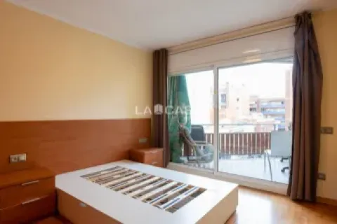 Apartamento de 4 dormitorios en venta en Castelldefels, Barcelona, Cataluña, Spain № 2189 - foto 9