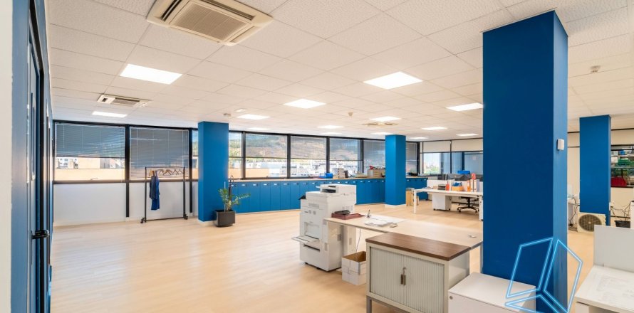 Estudio en venta en Sants-Montjuïc, Barcelona, Cataluña, Spain № 2187