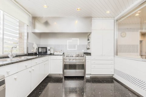 Apartamento de 6 dormitorios en venta en Barcelona, Cataluña, Spain № 8538 - foto 14