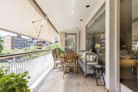 Apartamento de 6 dormitorios en venta en Barcelona, Cataluña, Spain № 8538