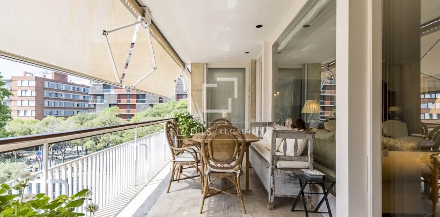 Apartamento de 6 dormitorios en venta en Barcelona, Cataluña, Spain № 8538