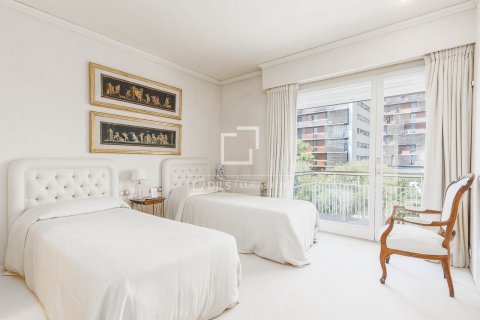 Apartamento de 6 dormitorios en venta en Barcelona, Cataluña, Spain № 8538 - foto 26