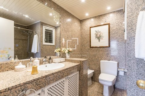 Apartamento de 6 dormitorios en venta en Barcelona, Cataluña, Spain № 8538 - foto 28