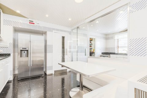 Apartamento de 6 dormitorios en venta en Barcelona, Cataluña, Spain № 8538 - foto 10