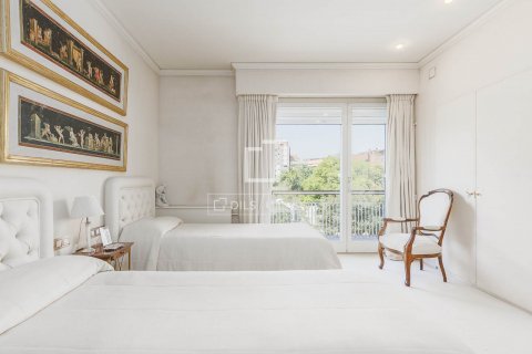 Apartamento de 6 dormitorios en venta en Barcelona, Cataluña, Spain № 8538 - foto 25