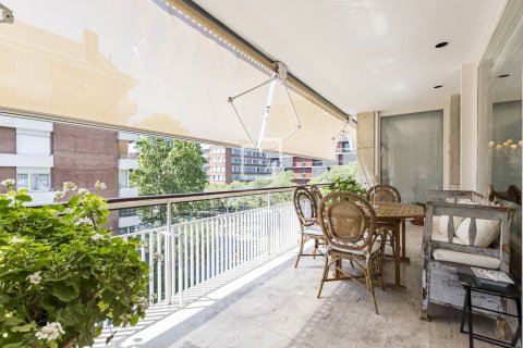 Apartamento de 6 dormitorios en venta en Barcelona, Cataluña, Spain № 8538 - foto 7