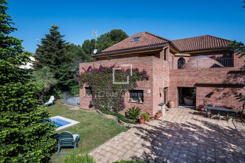 Villa de 5 dormitorios en alquiler en Sant Cugat del Vallès, Barcelona, Cataluña, Spain № 8540 - foto 3